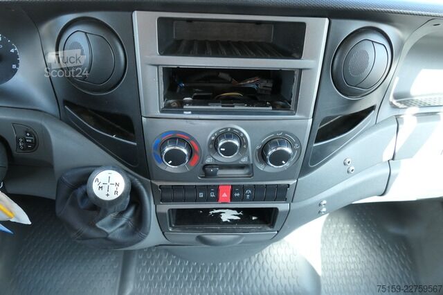 Skapbil iveco Daily 35 S11 C30C AUTOMATIK KAMERA Regale LUFT DURCHGANG EURO-5 CoC