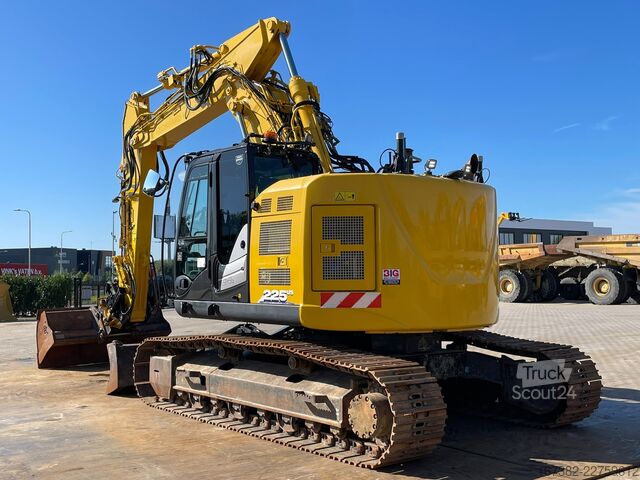 Pelle sur chenilles Hitachi ZX225USLC-6