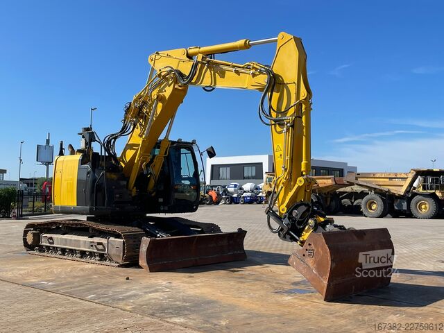 Pelle sur chenilles Hitachi ZX225USLC-6