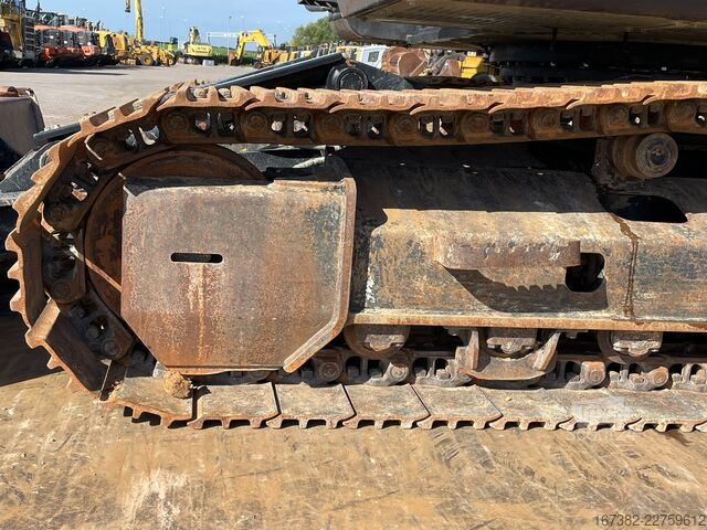 Pelle sur chenilles Hitachi ZX225USLC-6