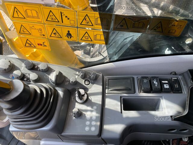 Pelle sur chenilles Hitachi ZX225USLC-6