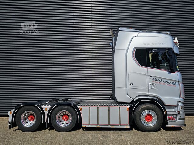 Scania R590 V8 6X4 / 2 réservoirs / Camion NL ! 80T Scania R590 V8 6X4 / 2 TANKS / NL TRUCK! 80T