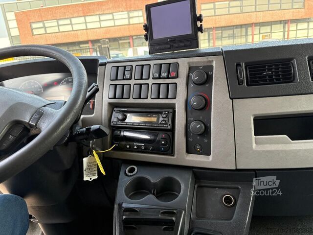 Рефрижераторне/заморожене транспортування Volvo FL 240 + THERMO KING + CHEREAU + EURO 5 + LIFT