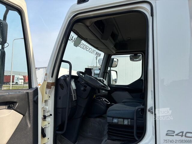 Рефрижераторне/заморожене транспортування Volvo FL 240 + THERMO KING + CHEREAU + EURO 5 + LIFT
