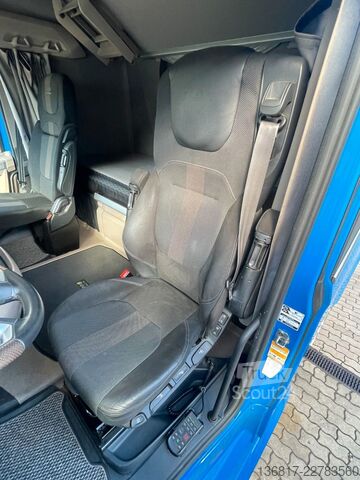 Влекач за голям обем DAF XG+ 530 FT Lowliner LL Retarder Standklima ACC