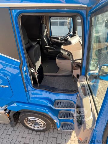 Влекач за голям обем DAF XG+ 530 FT Lowliner LL Retarder Standklima ACC