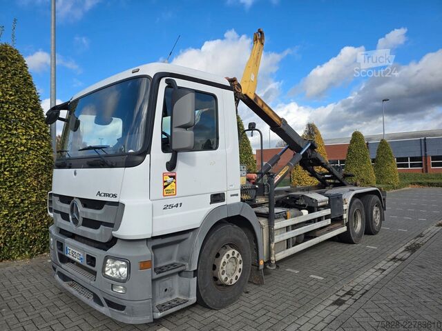 Roll-off-kippi kuorma-auto MERCEDES-BENZ Actros 2541 + Kran Palfinger / RETARDER