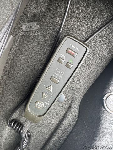 Autocarro con pianale e telone VOLVO FM 410 / LBW / 2 x AHK / LENKACHSE / 19 PAL