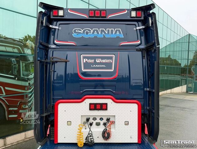 Стандартен влекач SCANIA S520 V8 NGS FULL OPTIONS RETARDER 2x TANKS SPECI