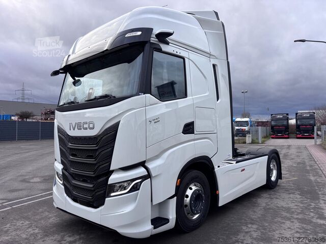 Štandardný ťahač IVECO S Way 500 Retarder ALU Doppel Tank Standklima