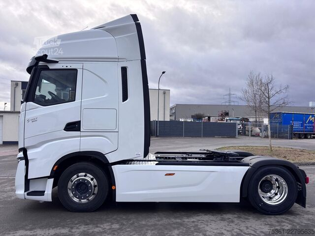 Štandardný ťahač IVECO S Way 500 Retarder ALU Doppel Tank Standklima
