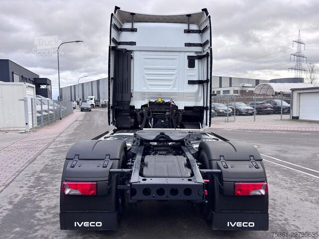 Štandardný ťahač IVECO S Way 500 Retarder ALU Doppel Tank Standklima