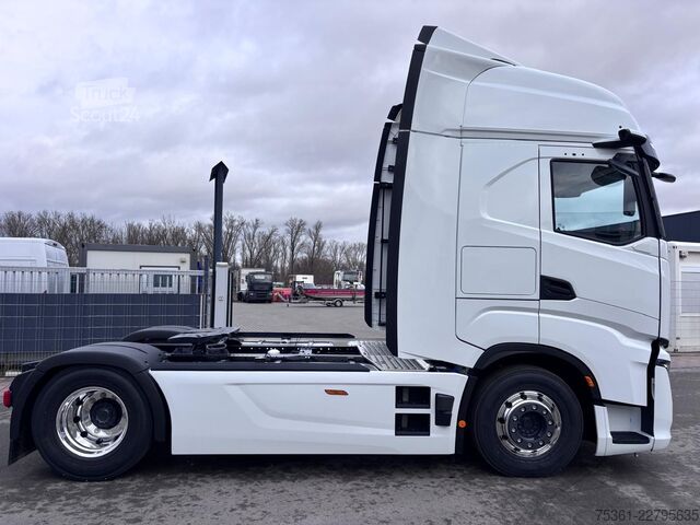 Štandardný ťahač IVECO S Way 500 Retarder ALU Doppel Tank Standklima