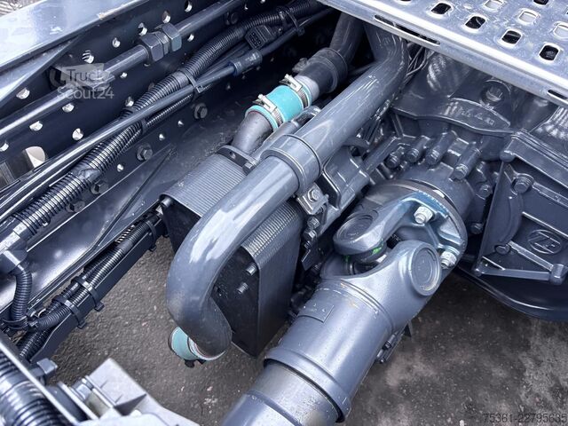 Štandardný ťahač IVECO S Way 500 Retarder ALU Doppel Tank Standklima