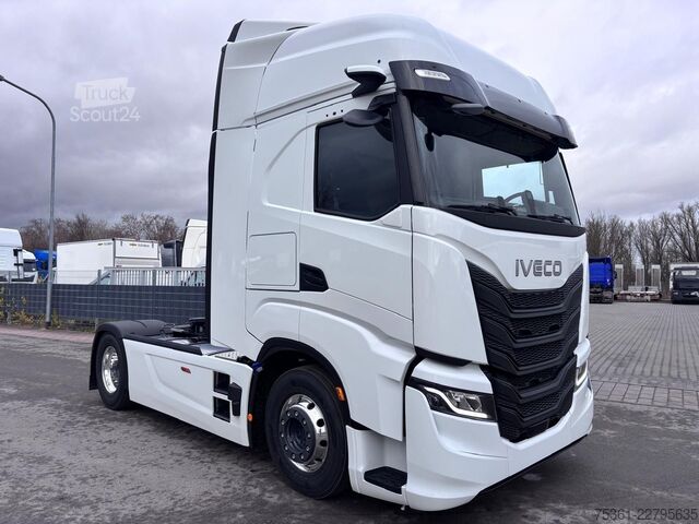 Стандартний тягач IVECO S Way 500 Retarder ALU Doppel Tank Standklima