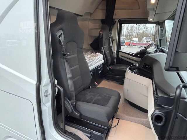Стандартний тягач IVECO S Way 500 Retarder ALU Doppel Tank Standklima