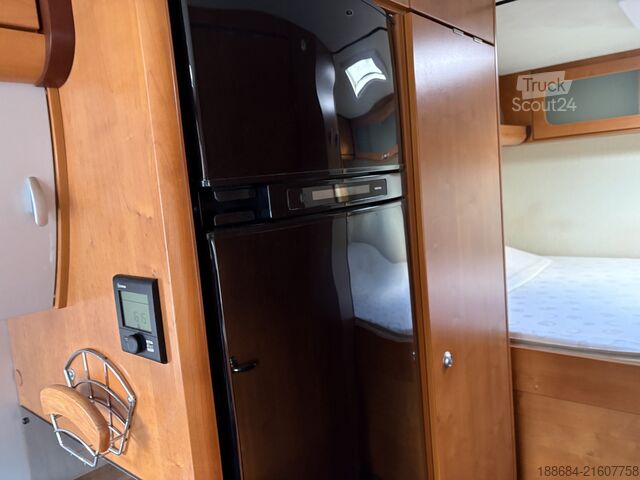Integrated camper Niesmann+Bischoff Arto 69