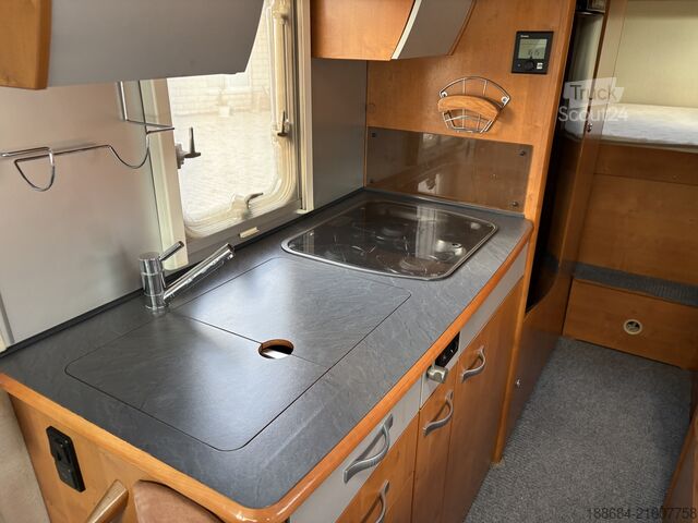 Integrated camper Niesmann+Bischoff Arto 69