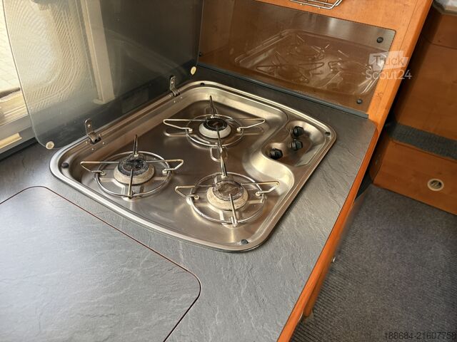 Integrated camper Niesmann+Bischoff Arto 69