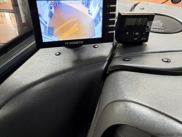 Integrated camper Niesmann+Bischoff Arto 69