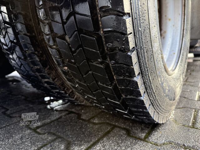 Truck-mounted crane van Iveco EuroCargo 80E15 Kran Atlas 60.1