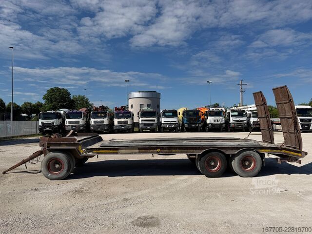 Semirremolque de plataforma baja para el transporte de maquinaria de construcción CTC RP26S