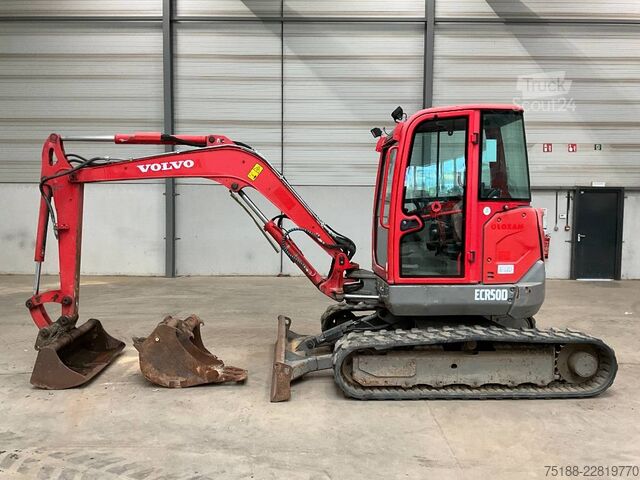 мини багер Volvo ECR 50 D