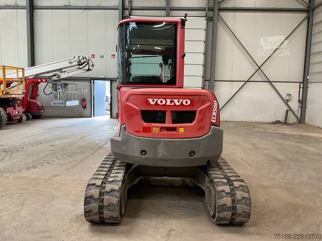 мини багер Volvo ECR 50 D