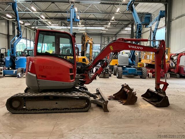 мини багер Volvo ECR 50 D