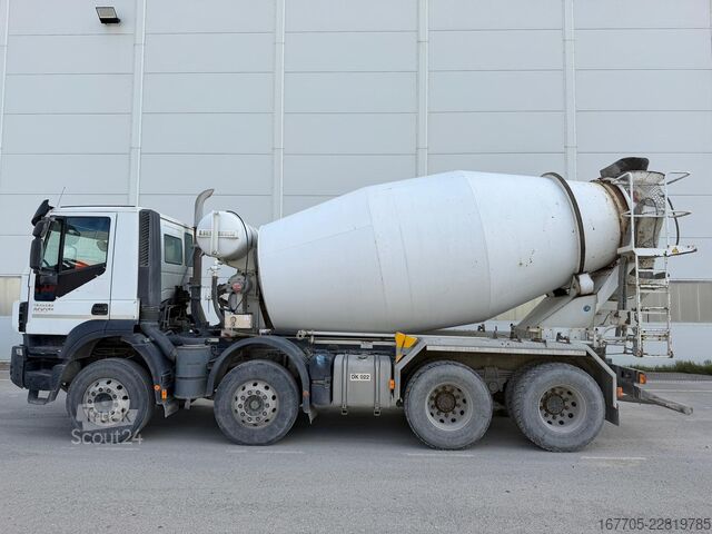Miešačka betónu na podvozku IVECO TRAKKER 400
