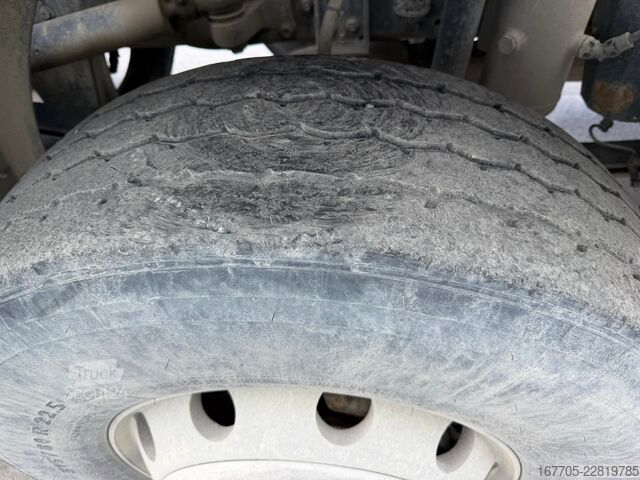 Miešačka betónu na podvozku IVECO TRAKKER 400