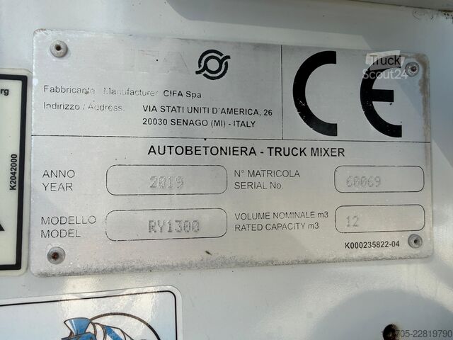 Miešačka betónu na podvozku Iveco TRAKKER 500