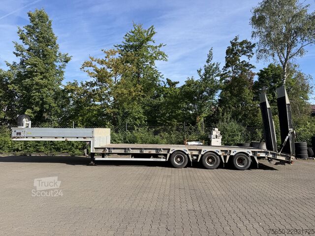 Tieflader-Sattelauflieger Humbaur HTS30  3 Achs Satteltieflader, wenig benutzt