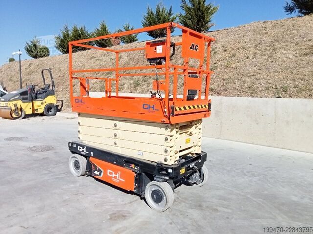 ножичний підйомний стіл JLG ES3246