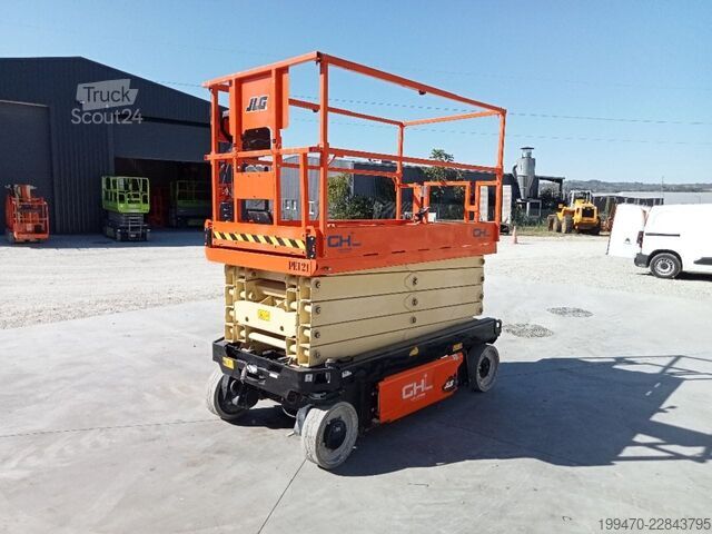 ножичний підйомний стіл JLG ES3246