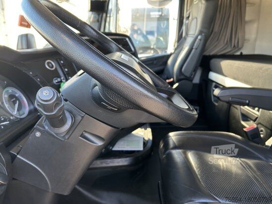 Trattore stradale standard IVECO STRALIS 460 GAS, 2 LNG-TANKS, RETARDER, LEDER