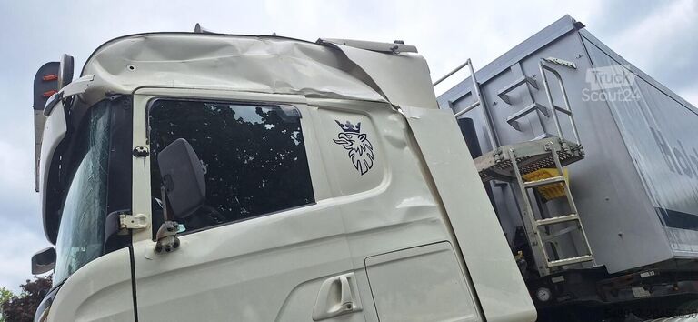 Scania R520 truck tractor Scania R520