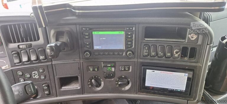 Scania R520 truck tractor Scania R520