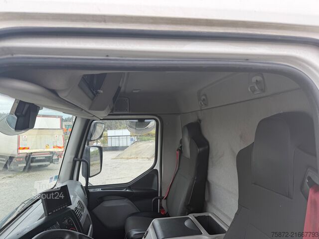 Camión caja Renault D SERIES 12.240 EURO6 FURGON 6 M