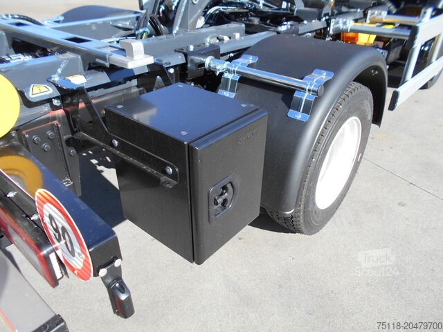 Haakarm vrachtwagen Isuzu M30 - SCARRABILE PALFINGER