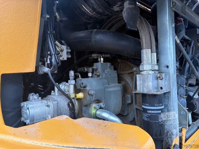 Pelle sur roues Liebherr A918 Compact