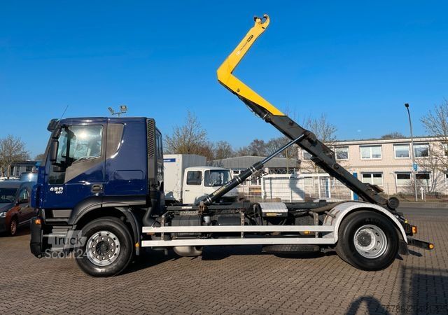 Camião porta-contentores de gancho IVECO Stralis 420 BL/ Palfinger/ AC/ Schalter/ L-Haus