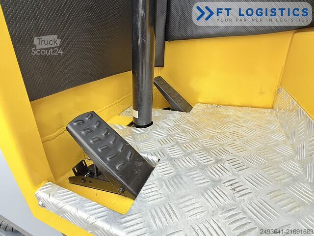 Carretilla retráctil de 4 vías Combilift C4000 GAS DUPLEX 4600 FORK POSITIONER