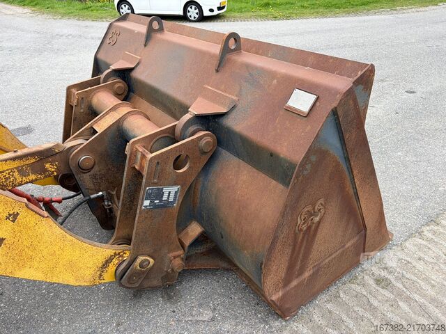 Rakodógép Komatsu WA270-8E0