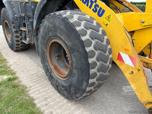 Rakodógép Komatsu WA270-8E0