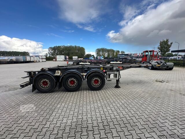 Konteinerių vežimas Van Hool 3-ASSIGE OPLEGGER 20FT ADR chassis / empty weig...