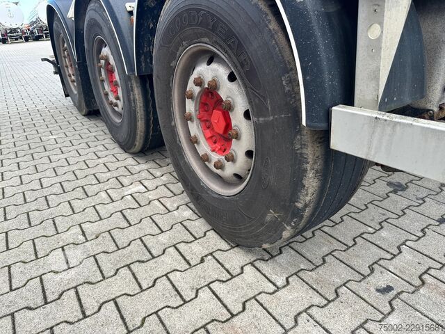 Konteinerių vežimas Van Hool 3-ASSIGE OPLEGGER 20FT ADR chassis / empty weig...