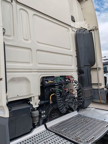 Nagy térfogatú nyergesvontató DAF XF 106.480 SSC MEGA