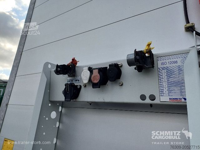 Nyitott ponyvás félpótkocsi Schmitz Cargobull Curtainsider Standard Getränke