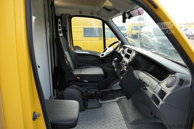 Vrachtwagen met bakwagen iveco Daily 35 S11 C30C AUTOMATIK KAMERA Regale LUFT DURCHGANG EURO-5 CoC